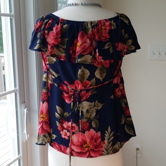 Hello Miz Maternity Floral Top - Picture 7 of 9